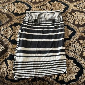 White and grey pencil skirt.